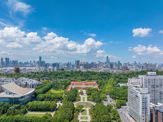 Fototapeta premium Skyline view of Wuhan City landmark