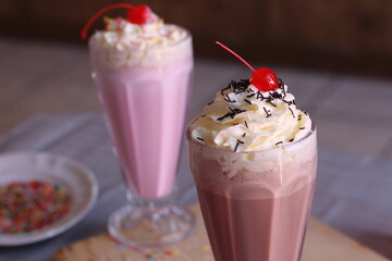 Malteada de fresa y chocolate