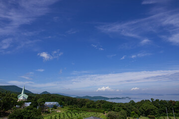 高台からの瀬戸内の青空の眺望