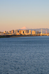 多摩川河口　初日の出、日の出、富士山、川崎市街