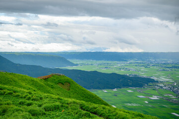 Fototapeta premium 曇天の阿蘇