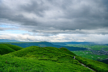 Obraz premium 曇天の阿蘇