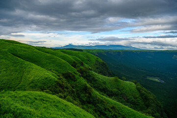 曇天の阿蘇