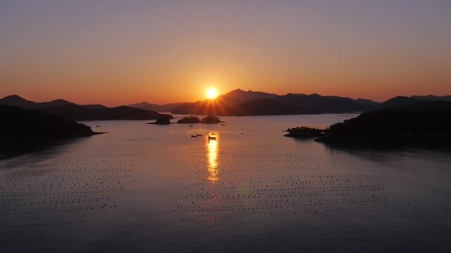 The aquaculture industry in Wando, the southern tip of Korea, is active.