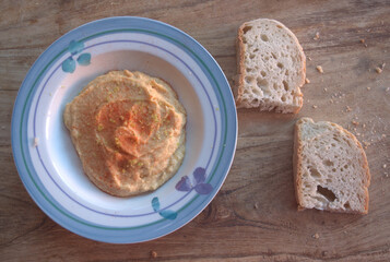 homemade hummus