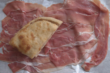 white pizza with ham