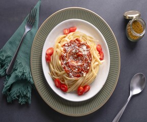 Spaghetti with tomato sauce
