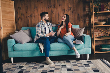 Obraz premium Photo of attractive joyful cheerful people spending break pause time together cozy lounge loft interior indoors