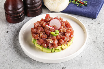 Tuna tartar with avocado and sauce