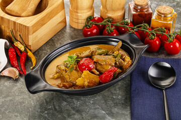 Yellow THai curry with beef