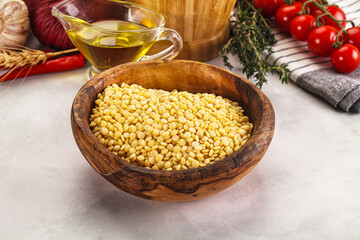 Dry raw wheat pasta - ptitim