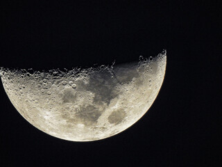 Moon showing its craters © Gonzalo