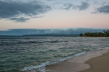 Cumulus congestus cloud in the Koʻolau Range，Mokuleia, Honolulu, Oahu Hawaii.  Kawailoa Wind Farm
