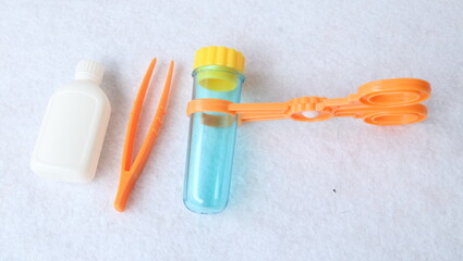 薬ドラックの開発試験管注射器ピンセット体温計等医療器具のおもちゃ
