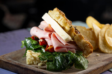 focaccia de mortadella 