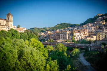 Cosenza - Callejón del centro histórico - Pueblo medieval italiano