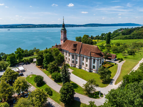 Luftbild von der Wallfahrtskirche Birnau