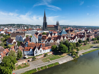 Luftbild von der Stadt Ulm mit dem Ulmer M&uuml;nster