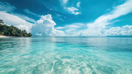 Obraz premium Tropical Paradise: Crystal Clear Waters and Azure Sky