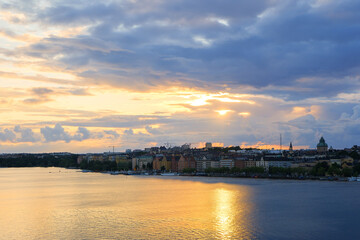 Fototapeta premium スウェーデン 高台から眺める夕暮れのストックホルム