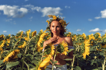 Traveling to beautiful places with a young woman