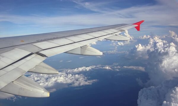 wing of airplane 