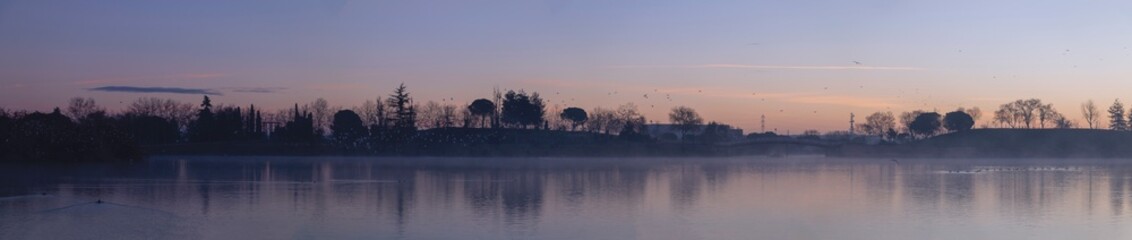 Panor&aacute;mica del amanecer en el parque de Polvoranca