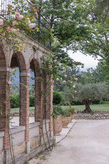 drome-france-rose-garden-arches