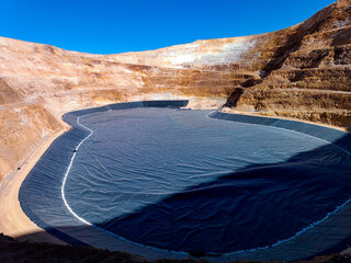 Installation process of geosynthetics in industry and mining