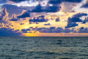 Obraz premium Colorful sky. Dramatic sky sunset background. Big cloud above ocean. Cloud sky with sea background.
