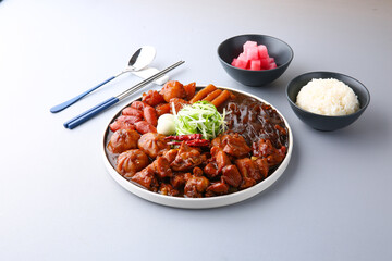 회색배경의 곱도리탕 Gopdoritang with gray background