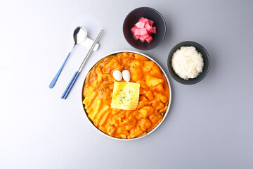 회색배경의 곱도리탕 Gopdoritang with gray background
