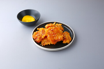 회색배경의 곱도리탕 Gopdoritang with gray background