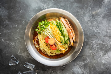 ひやし中華　Summer noodle dish, chilled Chinese noodles