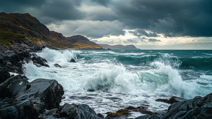Obraz premium A rocky coastline with waves crashing against the shore under a cloudy sky