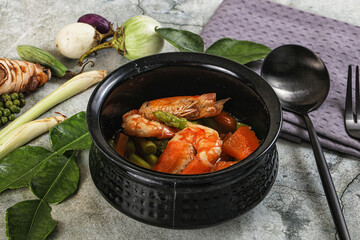 Prawn with asparagus and spices