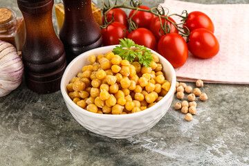 Canned chickpea in the bowl