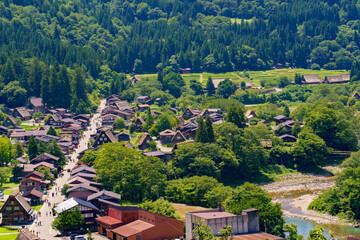 夏の白川村