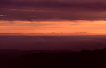 Obraz premium sunset over the mountains