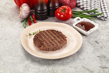 Grilled minced beef burger cutlet