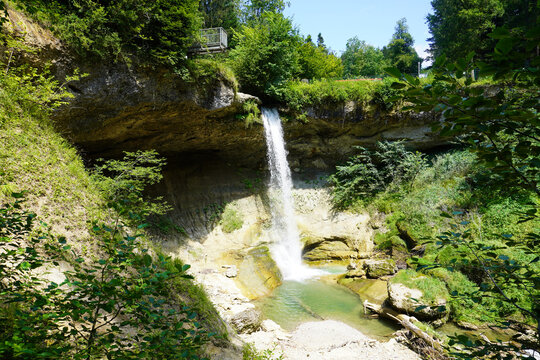Blick auf einen Wasserfall Scheidegg im Allg&auml;u in Bayern