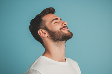 Obraz premium A close up of a man's face with her eyes closed