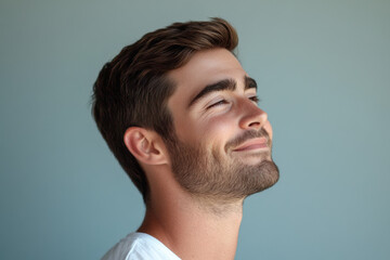 Obraz premium A close up of a man's face with her eyes closed