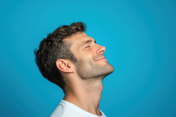 Obraz premium A close up of a man's face with her eyes closed