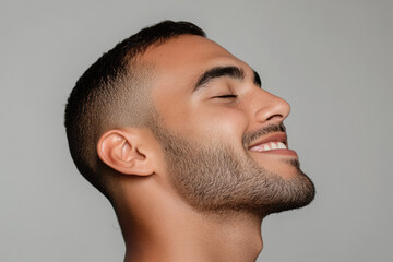 Obraz premium A close up of a man's face with her eyes closed