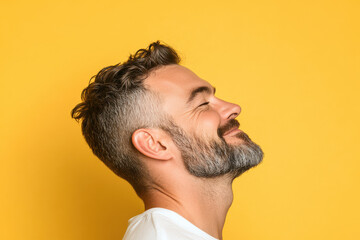 Obraz premium A close up of a man's face with her eyes closed