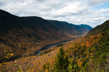 Valley of the Jacques Cartier river at fall