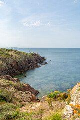 crique et bord de mer sur une île
