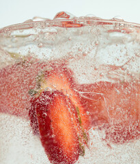 Fototapeta premium strawberry with ice in a glass