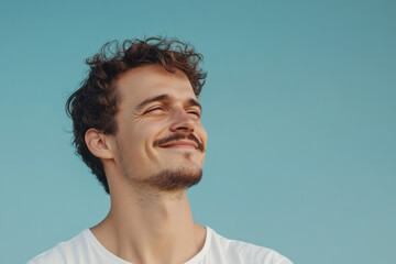 Obraz premium A close up of a man's face with her eyes closed